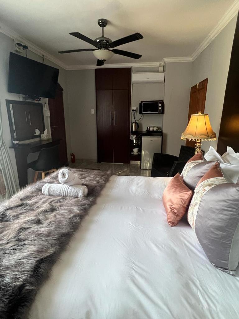 Silken Trap Accommodation No Loadshedding Johannesburgo Exterior foto